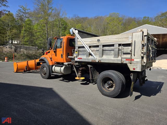 Image of International Workstar 7500 equipment image 2