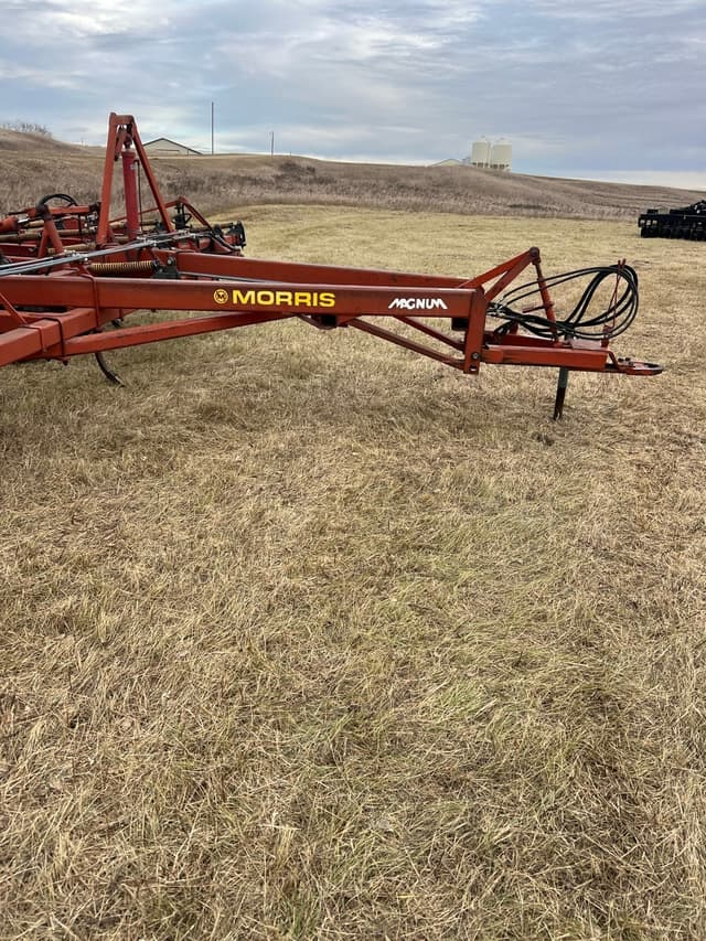 Image of Morris Magnum equipment image 4