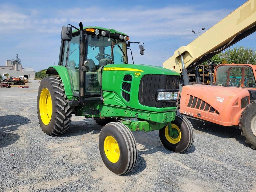 Image of John Deere 7330 Primary image