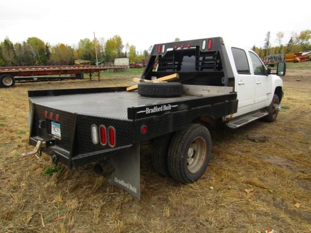 Image of Chevrolet 3500HD equipment image 3