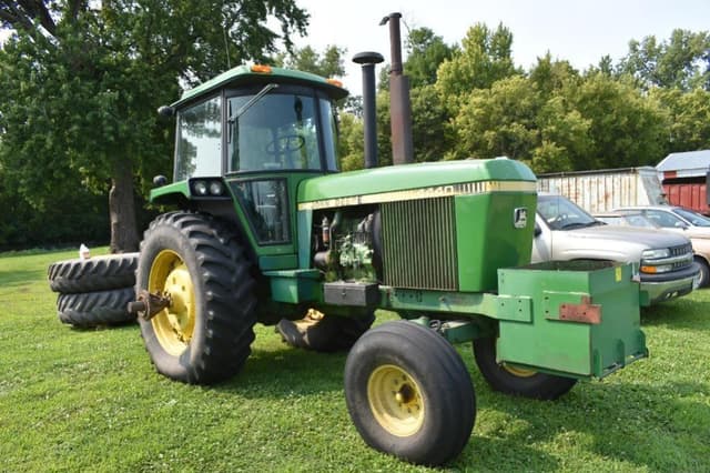 Image of John Deere 4440 equipment image 1
