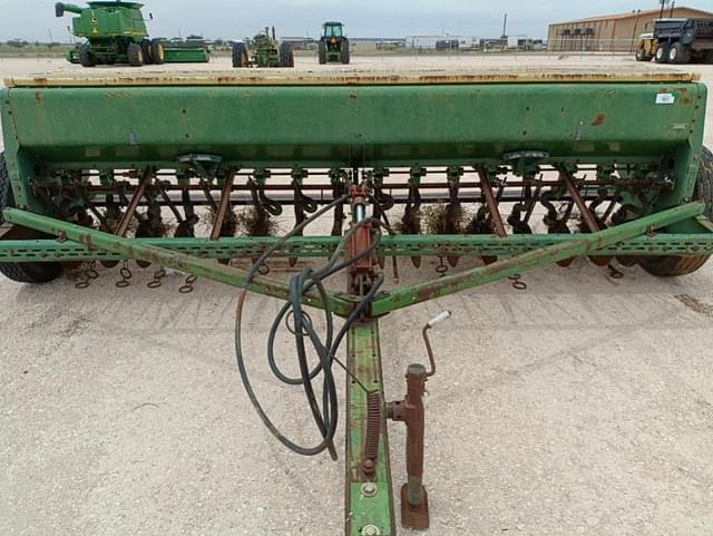 Image of John Deere 8000 equipment image 4