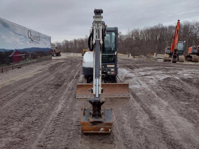 Image of Bobcat E35 equipment image 1