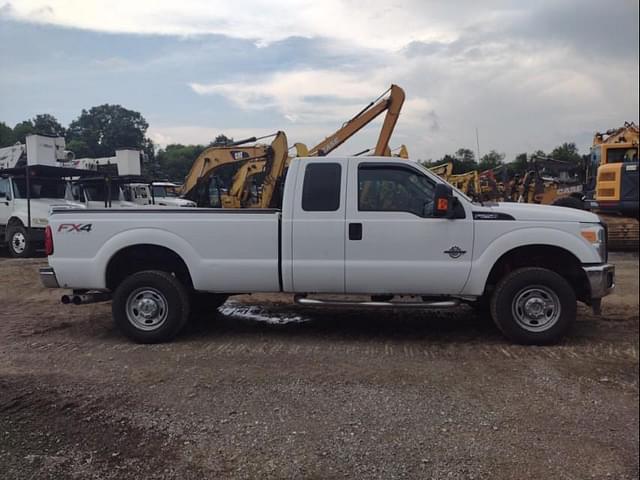 Image of Ford F-250 equipment image 2
