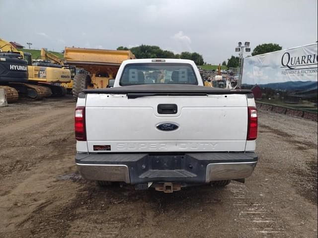 Image of Ford F-250 equipment image 3