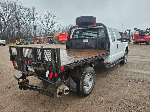 Image of Ford F-350 equipment image 4
