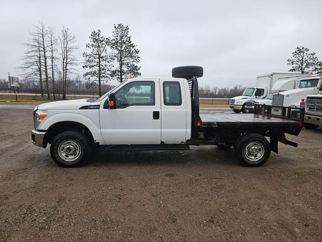 Image of Ford F-350 equipment image 1