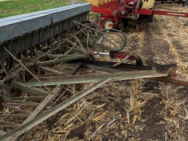 Image of John Deere B equipment image 4