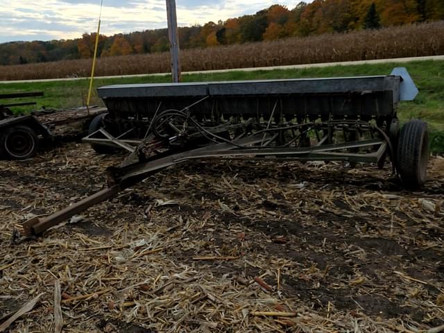 Image of John Deere B equipment image 1