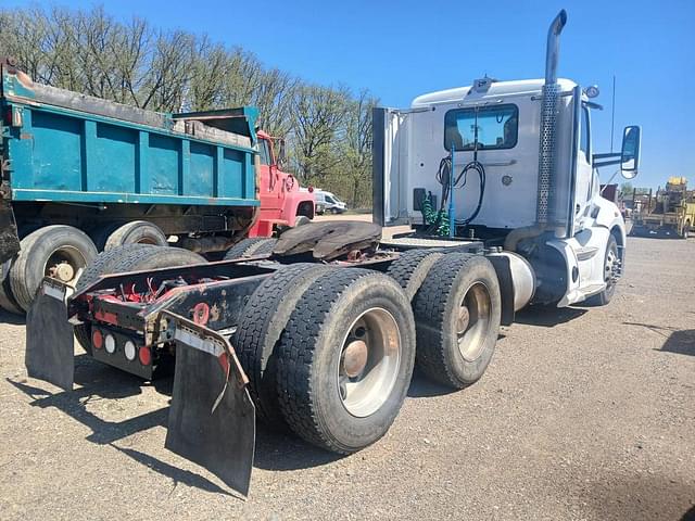 Image of Kenworth T680 equipment image 4