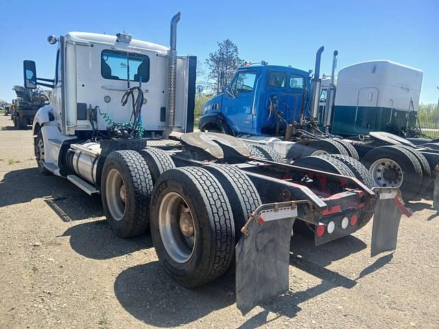 Image of Kenworth T680 equipment image 2