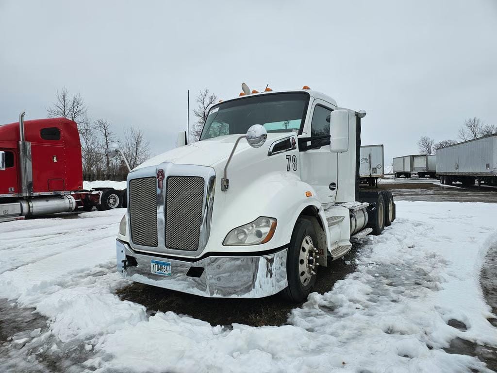 2014 Kenworth T680 Equipment Image0