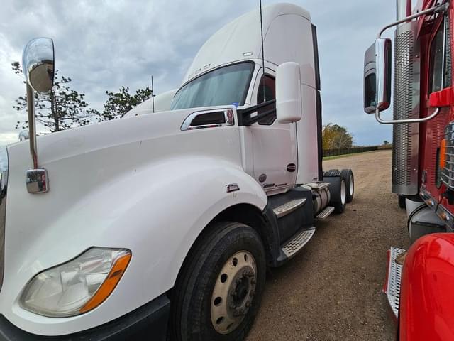 Image of Kenworth T680 equipment image 1