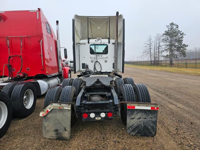 Image of Kenworth T680 equipment image 4