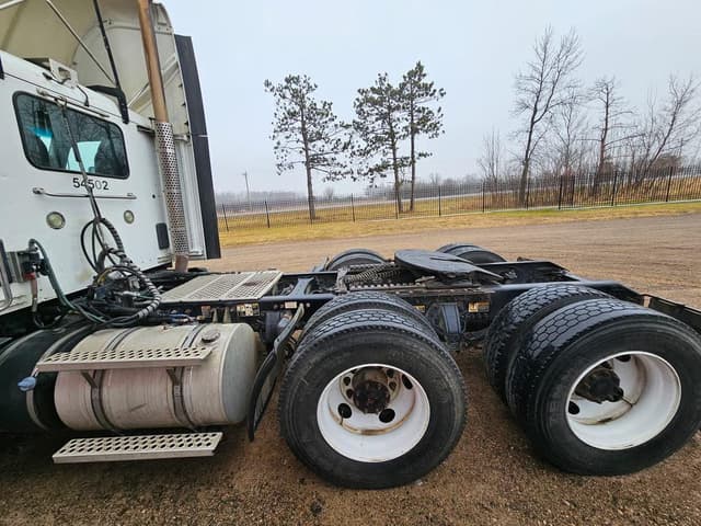 Image of Kenworth T680 equipment image 2