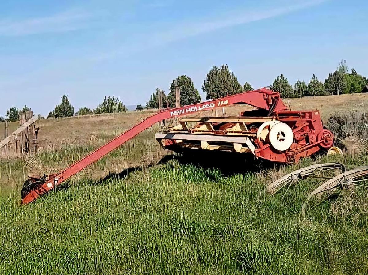 New Holland 114 Equipment Image0