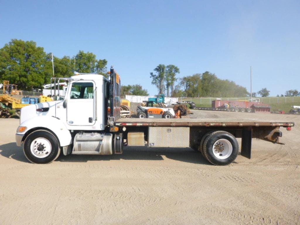 Main image Peterbilt 337