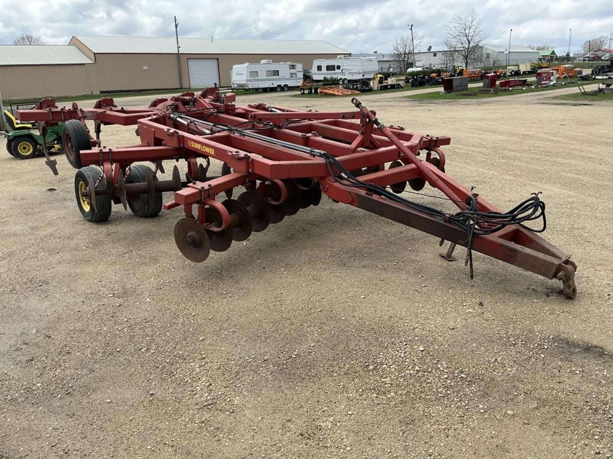 Sunflower 4310 Equipment Image0