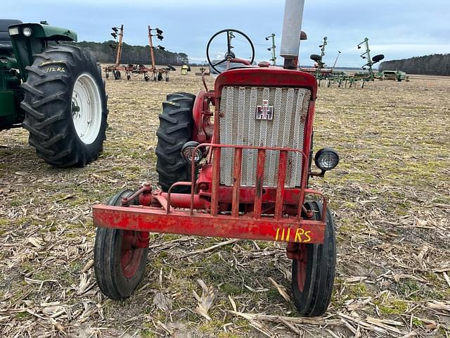 Image of Farmall 140 equipment image 1