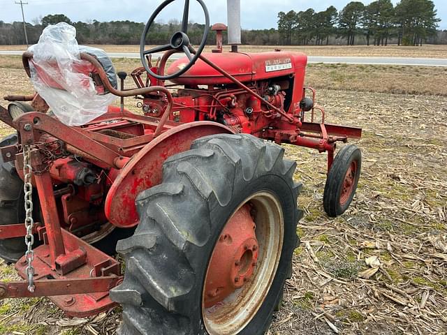 Image of Farmall 140 equipment image 4