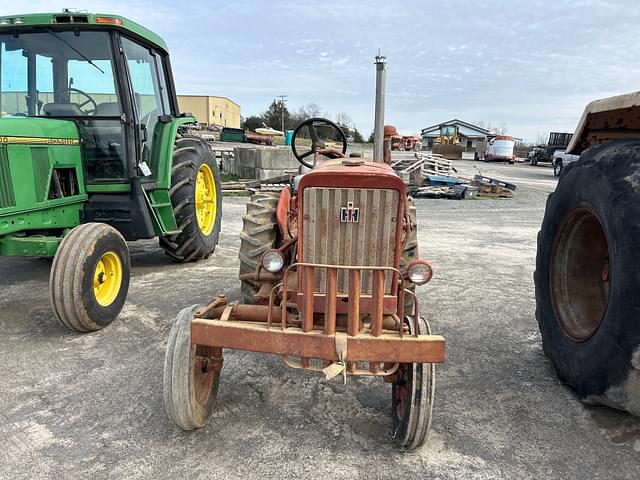 Image of Farmall 140 equipment image 1