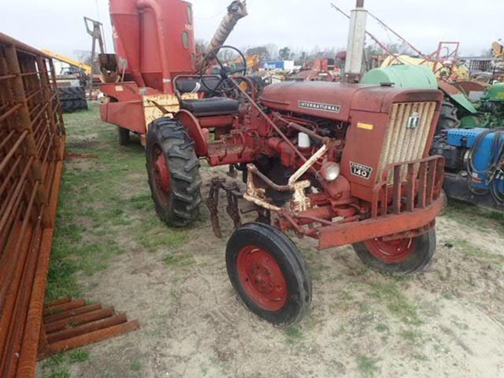 Main image International Harvester 140