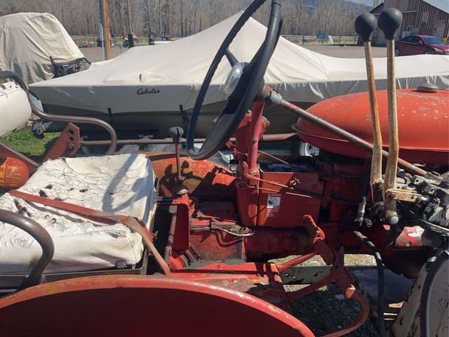 Image of Farmall 140 equipment image 4