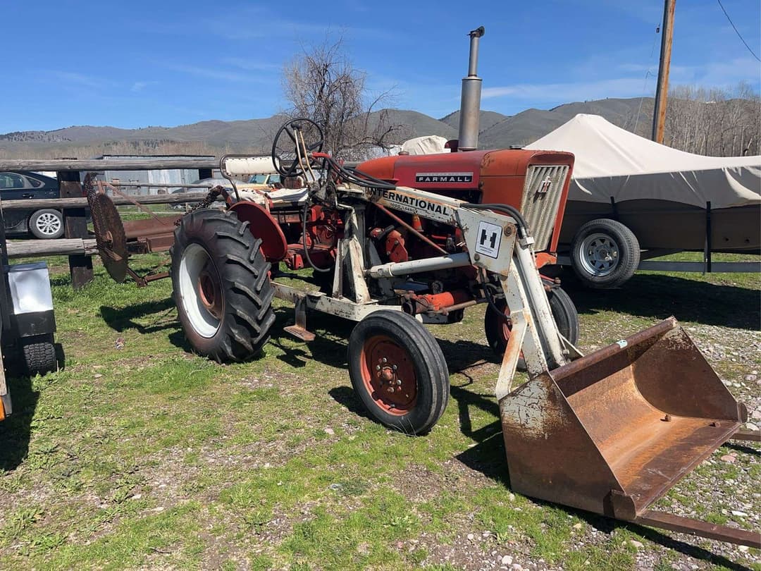 Image of Farmall 140 Primary image