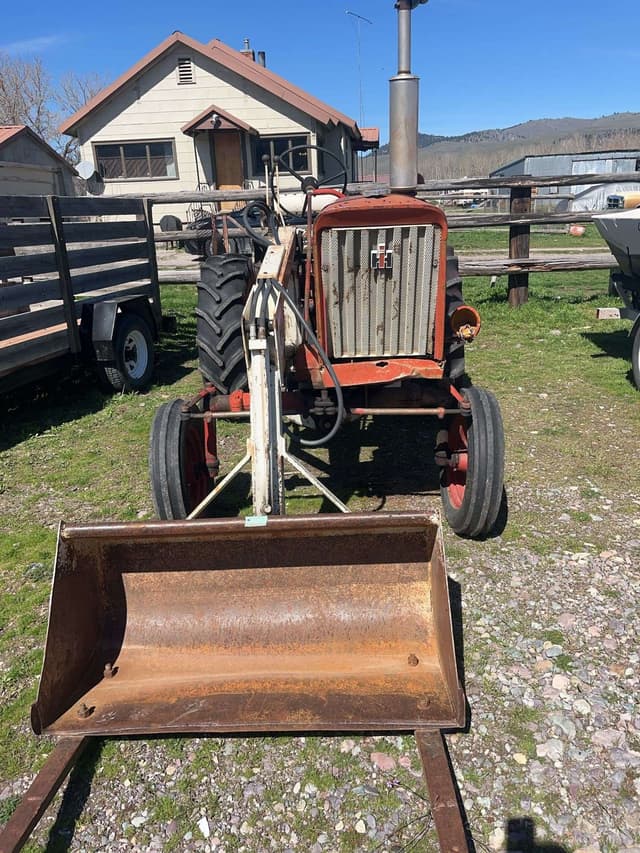 Image of Farmall 140 equipment image 3