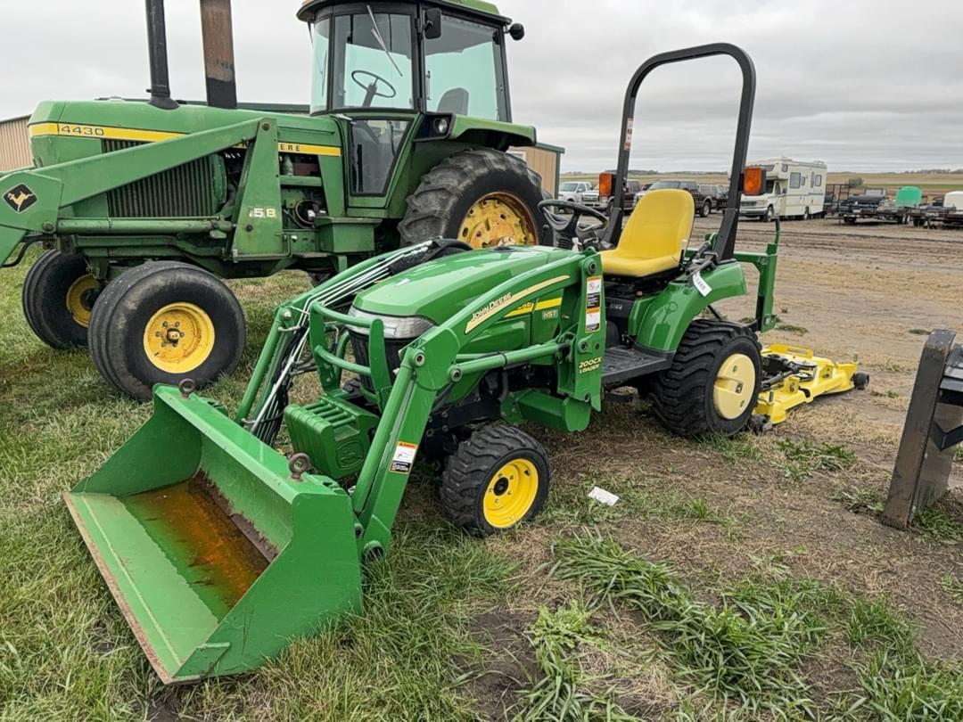 Image of John Deere 2305 Primary image