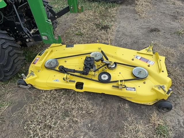 Image of John Deere 2305 equipment image 3