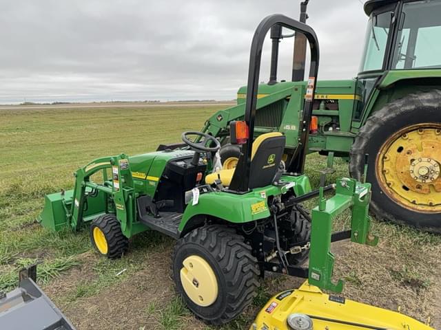 Image of John Deere 2305 equipment image 2