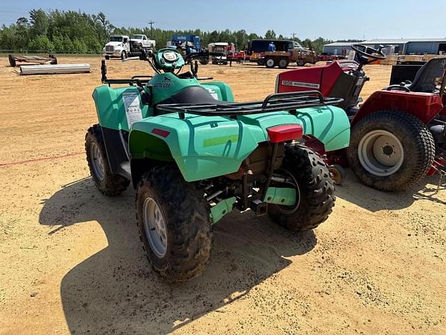 Image of Arctic Cat 550 equipment image 2
