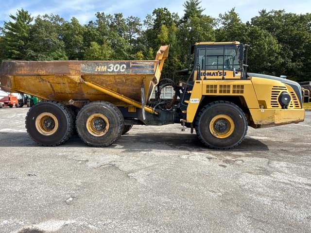 Image of Komatsu HM300-3 equipment image 3