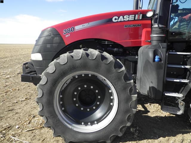 Image of Case IH Magnum 380 equipment image 4