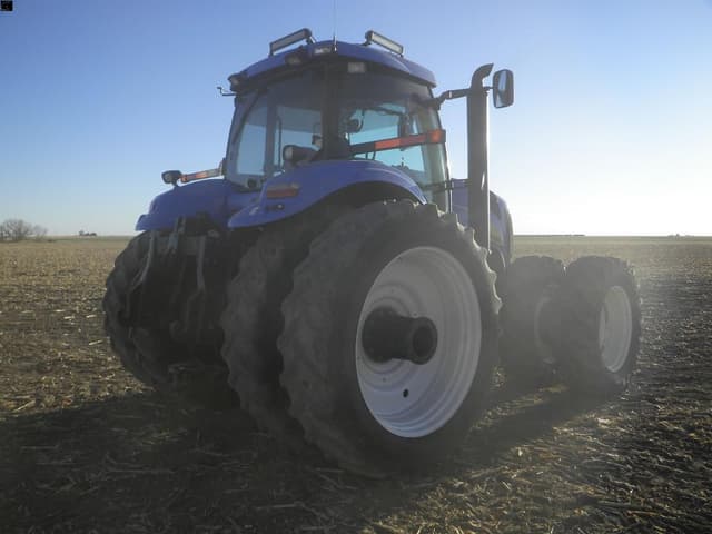 Image of New Holland T8050 equipment image 4