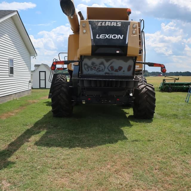 Image of CLAAS Lexion 670 equipment image 1