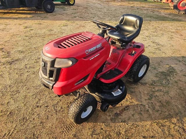 Image of Troy Bilt Bronco equipment image 1
