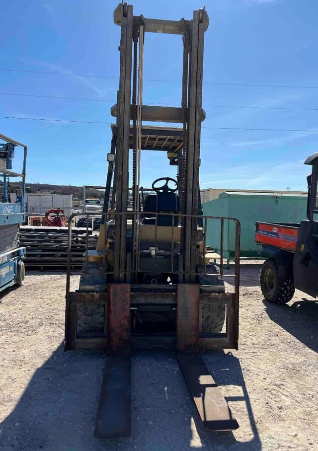 Image of Caterpillar DP40K equipment image 1