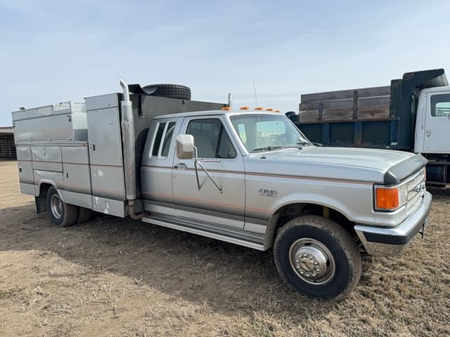 Image of Ford F-350 equipment image 4
