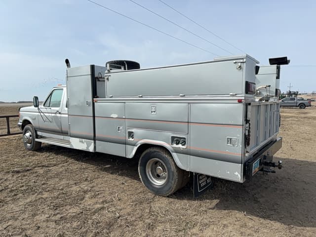 Image of Ford F-350 equipment image 1