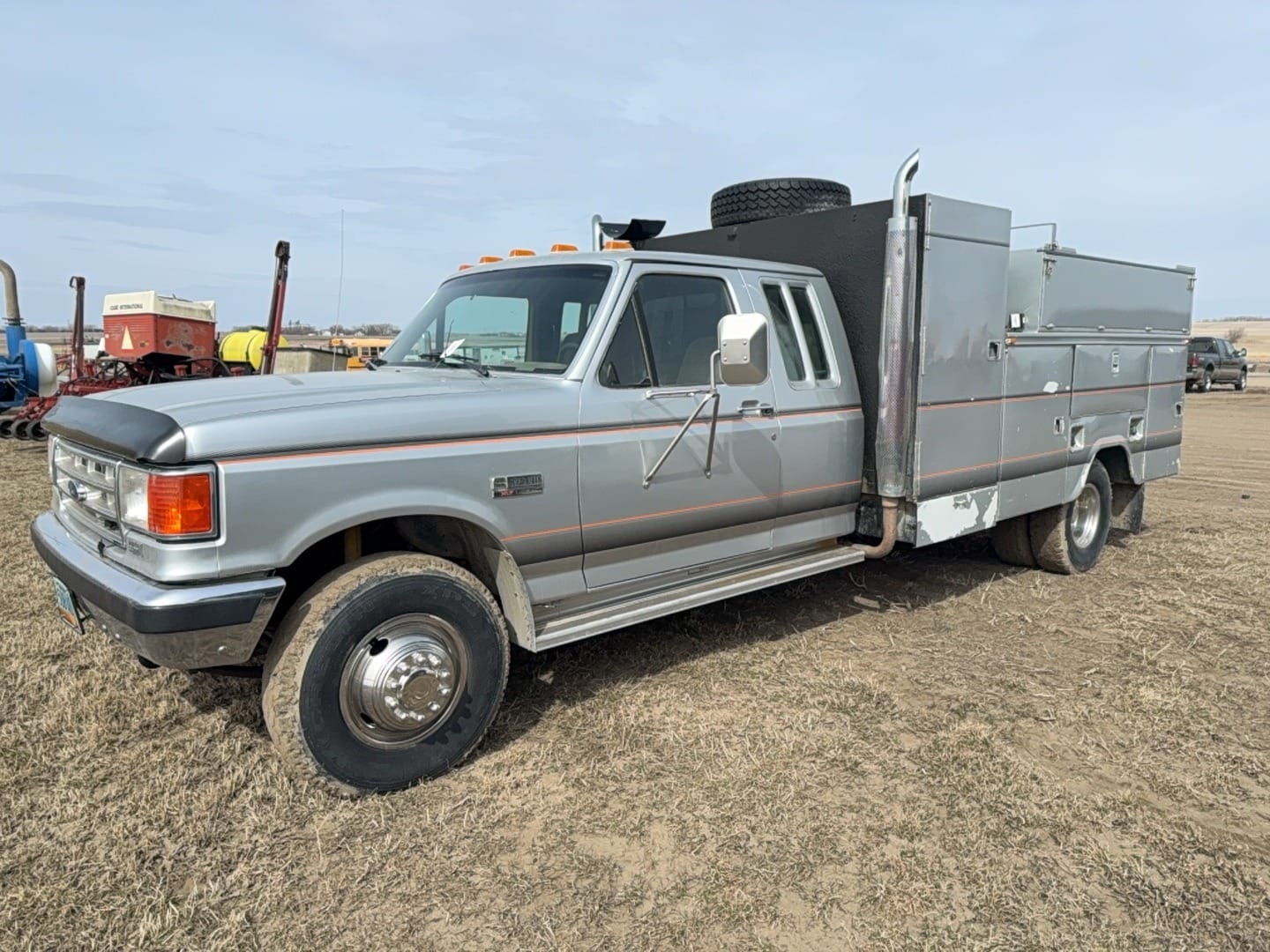 1988 Ford F-350 Equipment Image0