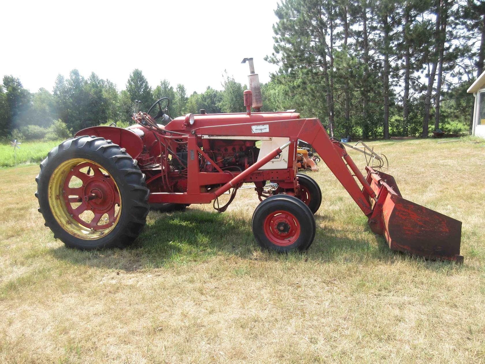 International Harvester 504 Equipment Image0
