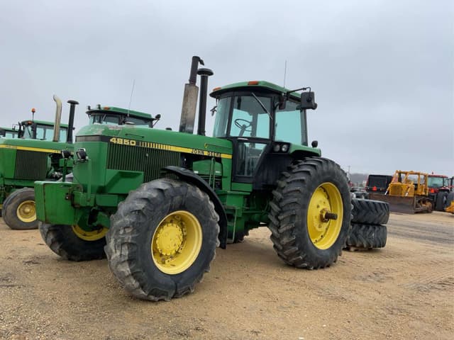 Image of John Deere 4850 equipment image 1