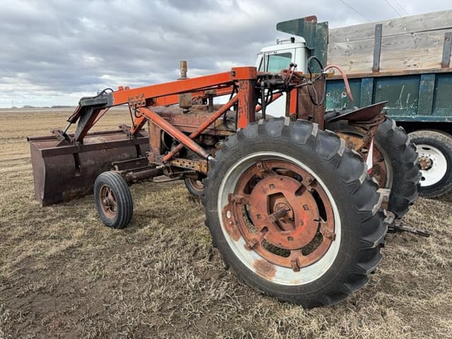 Image of Farmall H equipment image 1