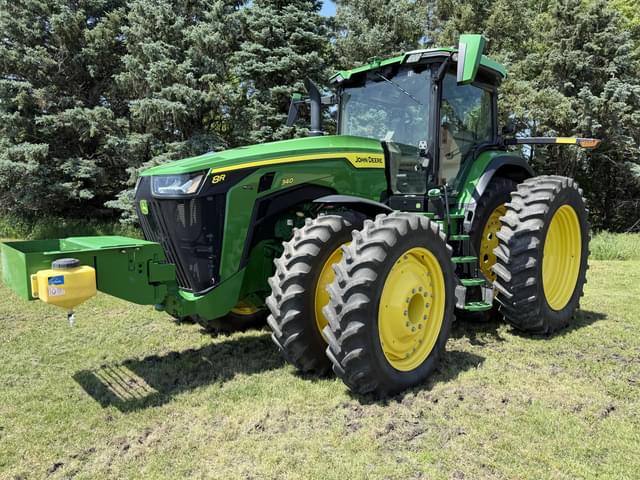 Image of John Deere 8R 340 equipment image 3