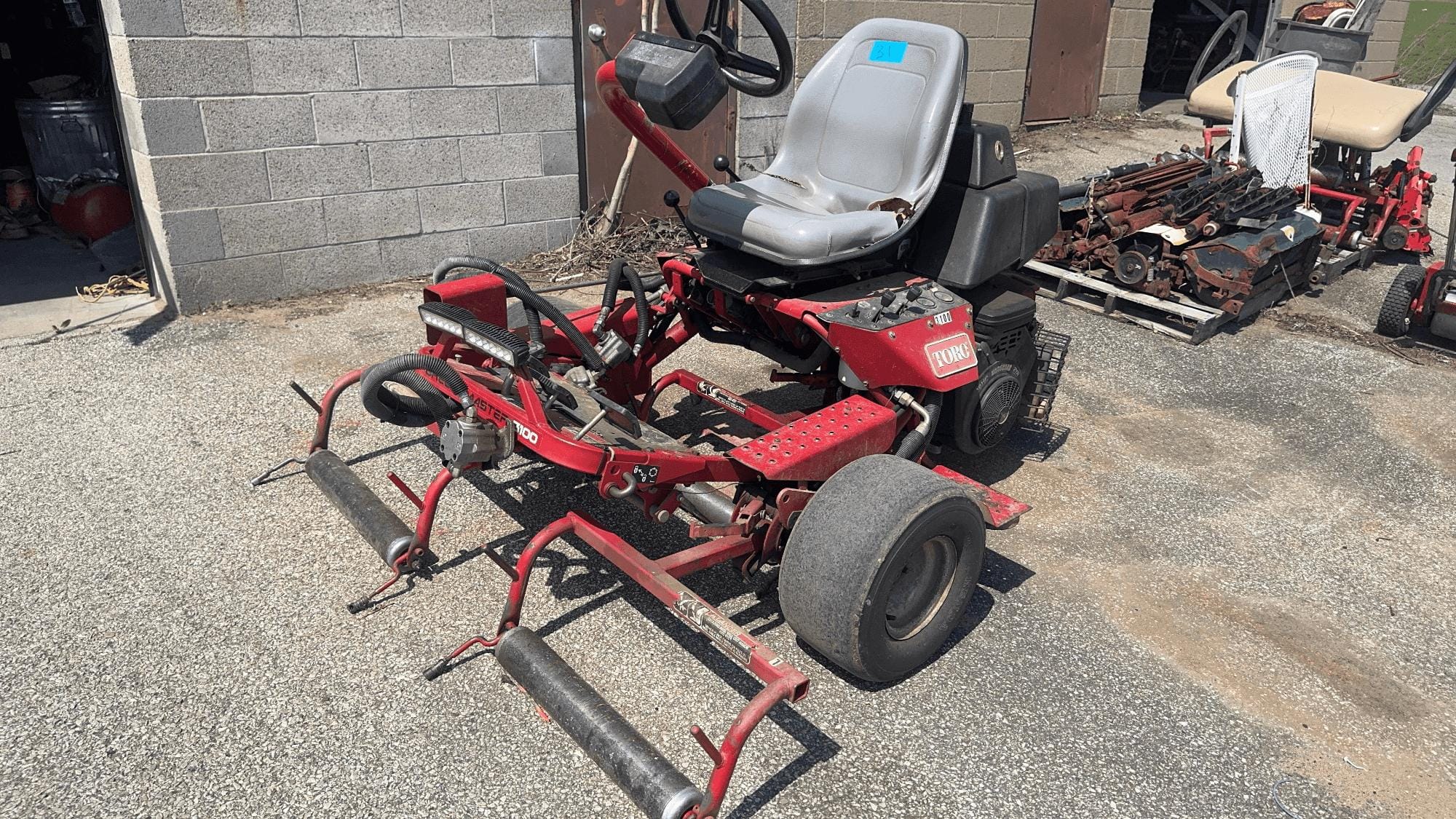 Toro Greensmaster 3100 Equipment Image0