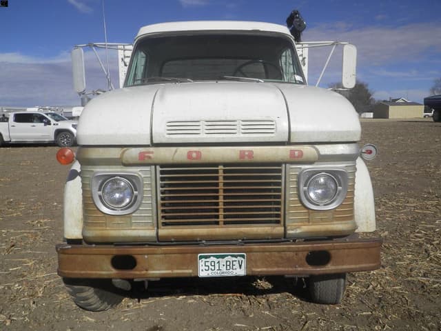 Image of Ford 600 equipment image 1