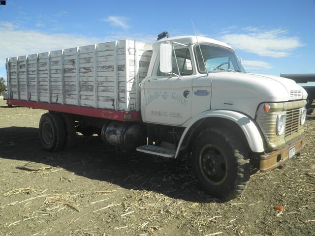 Image of Ford 600 equipment image 2