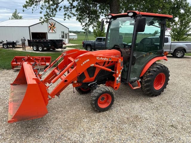 Image of Kubota LX2610 equipment image 2